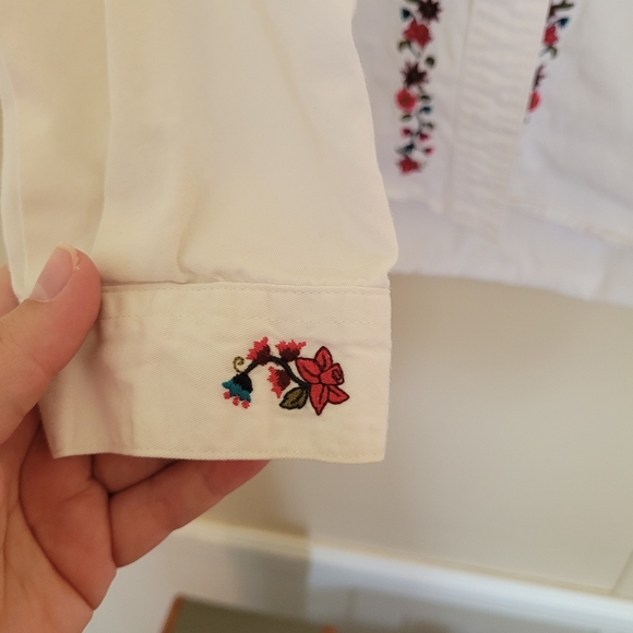 Vintage Disney Minny and Mickey Embroidered Button Down - Picture 7 of 15